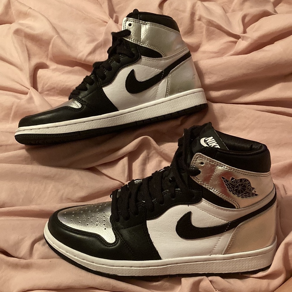 Air Jordan 1 Retro High- Silver Toe
